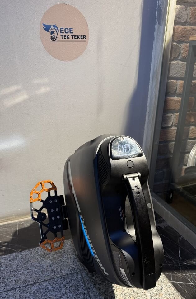 İnmotion V9 ( 2 YİL GARANTİLİ )